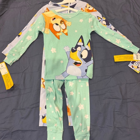 Bluey Pajamas 4pc Set for Size 4T - Picture 2 of 2